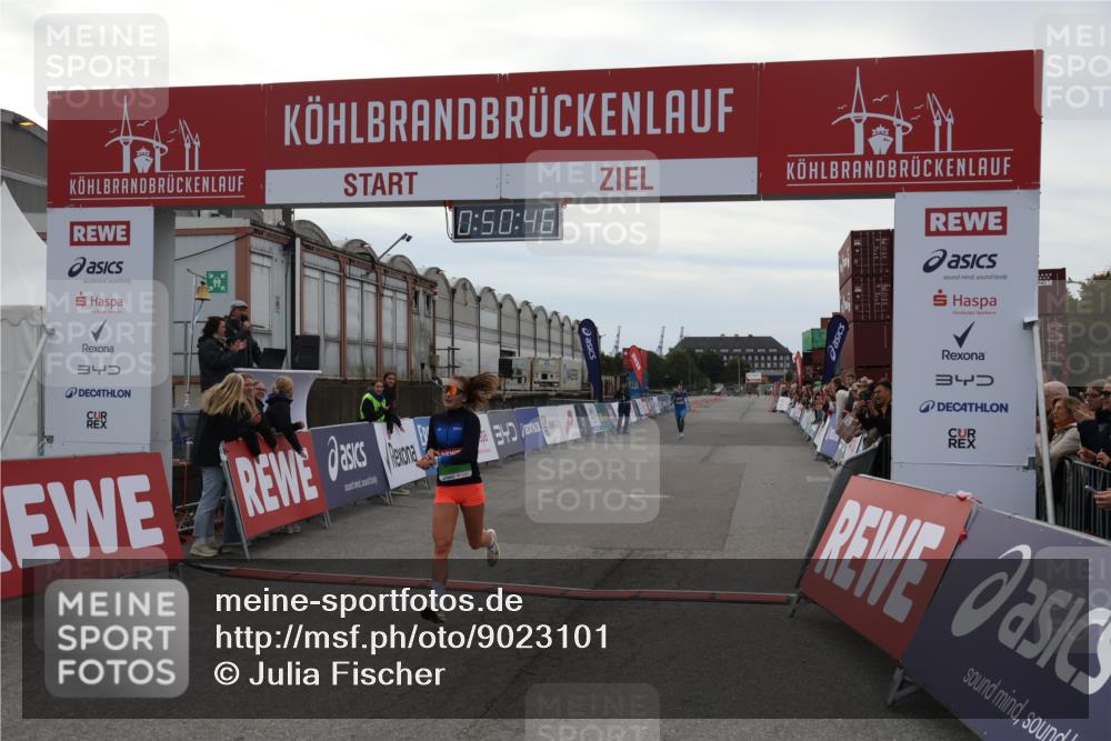 03.10.2025 - Köhlbrandbrückenlauf Julia Fischer http://msf.ph/oto/9023101 03.10.2025 15:50:47 Ziel 7020, 7036, 7065 meine-sportfotos.de