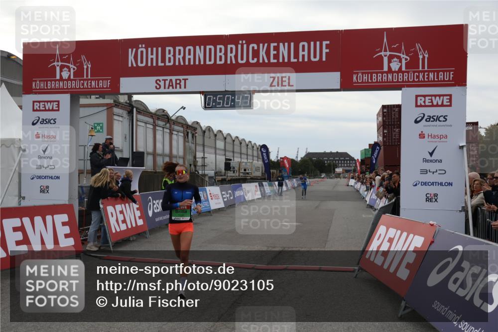 03.10.2025 - Köhlbrandbrückenlauf Julia Fischer http://msf.ph/oto/9023105 03.10.2025 15:50:47 Ziel 7020, 7036, 7065 meine-sportfotos.de
