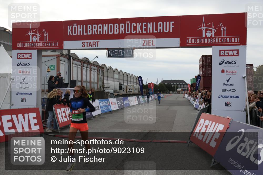 03.10.2025 - Köhlbrandbrückenlauf Julia Fischer http://msf.ph/oto/9023109 03.10.2025 15:50:47 Ziel 7020, 7036, 7065 meine-sportfotos.de