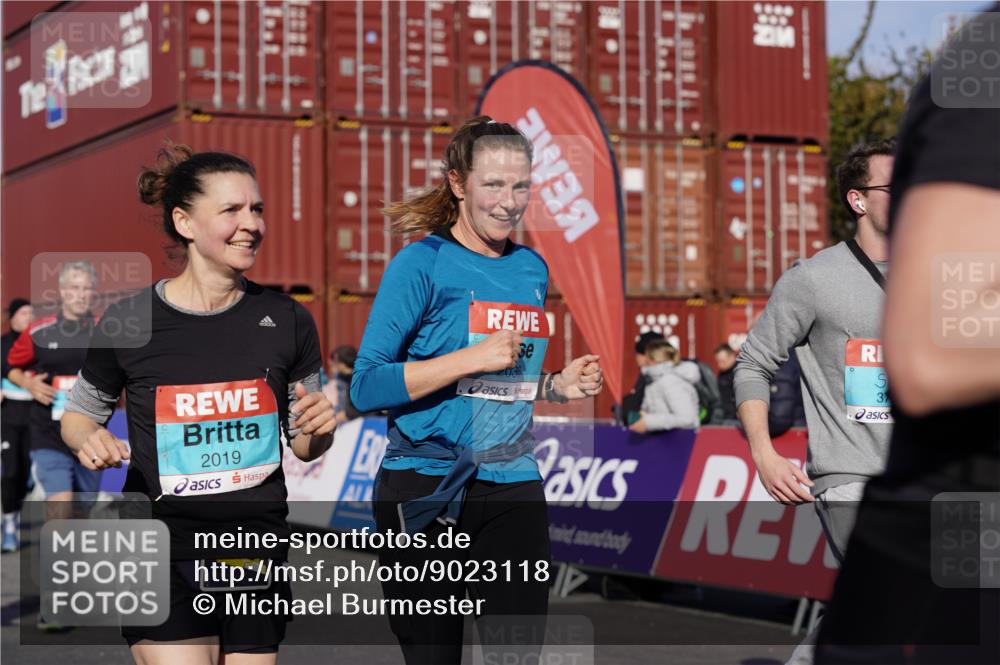 03.10.2025 - Köhlbrandbrückenlauf Michael Burmester http://msf.ph/oto/9023118 03.10.2025 10:25:20 Ziel 1414, 1839, 1967, 2019, 2036, 2151, 2393, 2417, 2509, 2828, 3003, 3004, 3026, 3102, 3159, 3389, 3405, 3713, 3771 meine-sportfotos.de