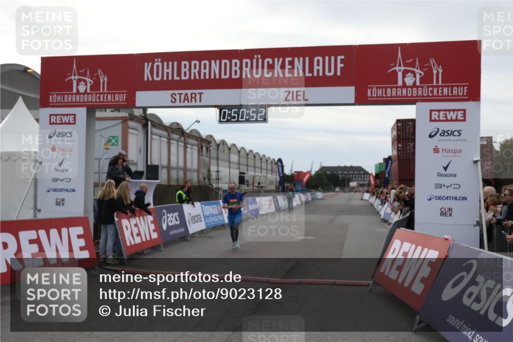 03.10.2025 - Köhlbrandbrückenlauf Julia Fischer http://msf.ph/oto/9023128 03.10.2025 15:50:52 Ziel 7020, 7065 meine-sportfotos.de