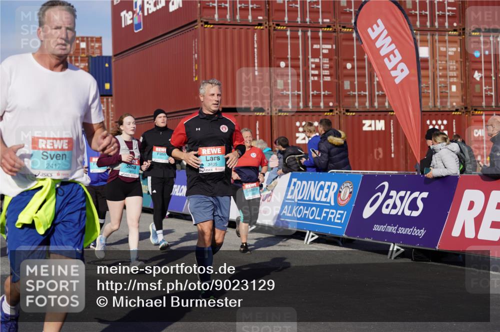 03.10.2025 - Köhlbrandbrückenlauf Michael Burmester http://msf.ph/oto/9023129 03.10.2025 10:25:21 Ziel 1414, 1839, 1967, 2019, 2036, 2151, 2393, 2417, 2509, 3003, 3004, 3022, 3024, 3026, 3027, 3102, 3159, 3389, 3405, 3713, 3771 meine-sportfotos.de