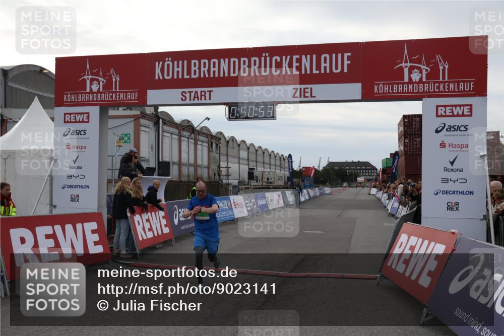 03.10.2025 - Köhlbrandbrückenlauf Julia Fischer http://msf.ph/oto/9023141 03.10.2025 15:50:53 Ziel 7020, 7065 meine-sportfotos.de