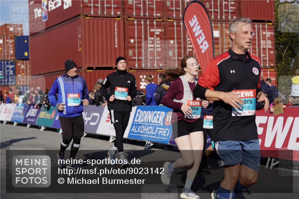 03.10.2025 - Köhlbrandbrückenlauf Michael Burmester http://msf.ph/oto/9023142 03.10.2025 10:25:22 Ziel 1414, 1839, 1967, 2151, 2417, 2509, 3003, 3004, 3022, 3024, 3026, 3027, 3102, 3159, 3389, 3405, 3713, 3771 meine-sportfotos.de