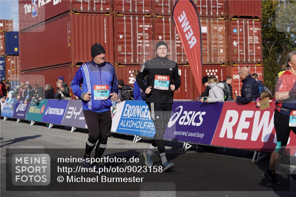 03.10.2025 - Köhlbrandbrückenlauf Michael Burmester http://msf.ph/oto/9023158 03.10.2025 10:25:23 Ziel 1414, 1839, 1950, 1967, 2151, 2417, 2509, 3022, 3024, 3026, 3027, 3102, 3159, 3389, 3713, 3771 meine-sportfotos.de