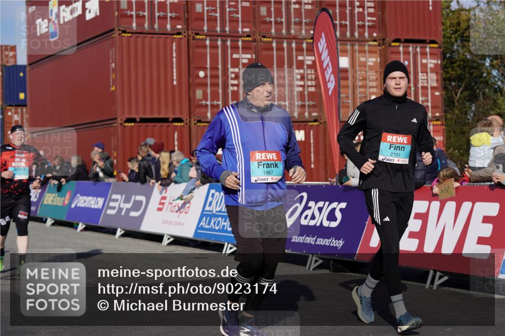 03.10.2025 - Köhlbrandbrückenlauf Michael Burmester http://msf.ph/oto/9023174 03.10.2025 10:25:24 Ziel 1414, 1839, 1950, 1967, 2151, 2417, 2509, 3022, 3024, 3026, 3027, 3102, 3159, 3389, 3713, 3771 meine-sportfotos.de