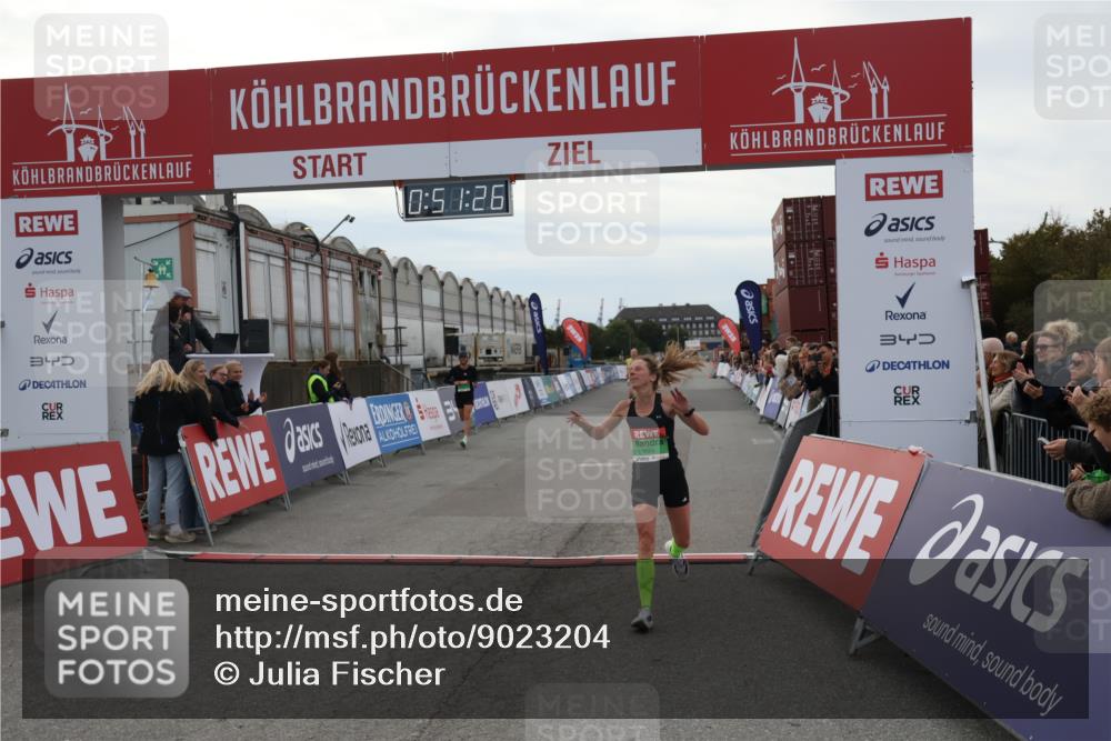03.10.2025 - Köhlbrandbrückenlauf Julia Fischer http://msf.ph/oto/9023204 03.10.2025 15:51:26 Ziel 7050, 7250, 8861, 9564 meine-sportfotos.de