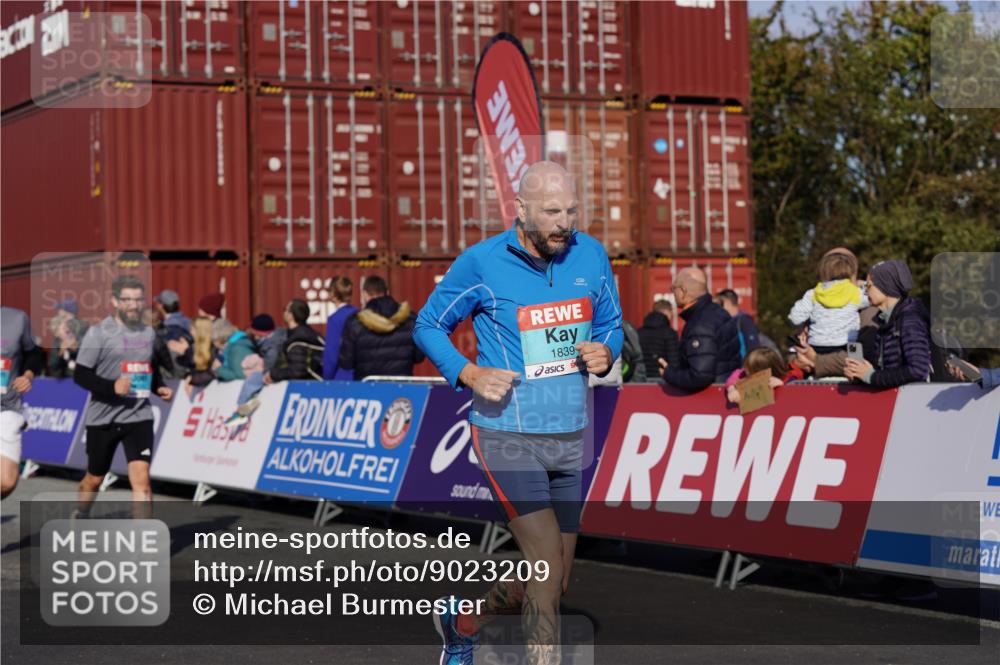 03.10.2025 - Köhlbrandbrückenlauf Michael Burmester http://msf.ph/oto/9023209 03.10.2025 10:25:29 Ziel 1839, 1950, 2002, 2003, 2244, 2245, 3022, 3024, 3026, 3027, 3441, 3443 meine-sportfotos.de