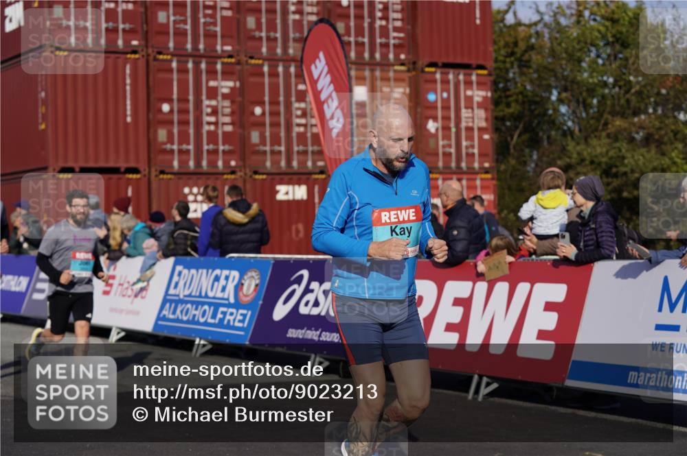 03.10.2025 - Köhlbrandbrückenlauf Michael Burmester http://msf.ph/oto/9023213 03.10.2025 10:25:29 Ziel 1839, 1950, 2002, 2003, 2244, 2245, 3022, 3024, 3026, 3027, 3441, 3443 meine-sportfotos.de