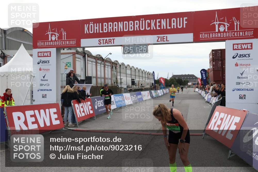 03.10.2025 - Köhlbrandbrückenlauf Julia Fischer http://msf.ph/oto/9023216 03.10.2025 15:51:28 Ziel 7050, 7250, 8861, 9564 meine-sportfotos.de
