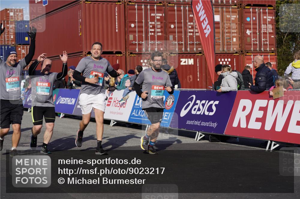03.10.2025 - Köhlbrandbrückenlauf Michael Burmester http://msf.ph/oto/9023217 03.10.2025 10:25:30 Ziel 1839, 1950, 2002, 2003, 2244, 2245, 3022, 3024, 3026, 3027, 3441, 3443 meine-sportfotos.de