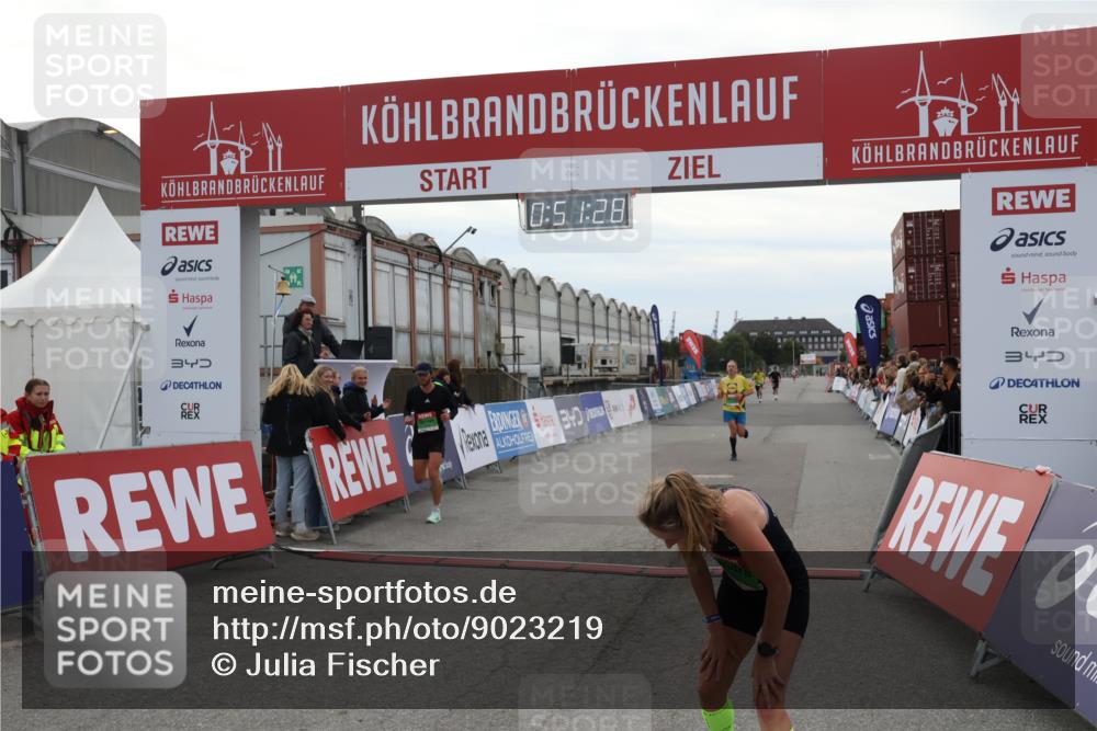 03.10.2025 - Köhlbrandbrückenlauf Julia Fischer http://msf.ph/oto/9023219 03.10.2025 15:51:28 Ziel 7050, 7250, 8861, 9564 meine-sportfotos.de