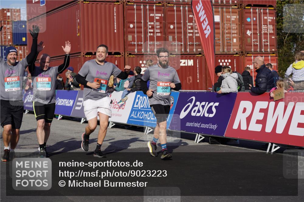03.10.2025 - Köhlbrandbrückenlauf Michael Burmester http://msf.ph/oto/9023223 03.10.2025 10:25:30 Ziel 1839, 1950, 2002, 2003, 2244, 2245, 3022, 3024, 3026, 3027, 3441, 3443 meine-sportfotos.de