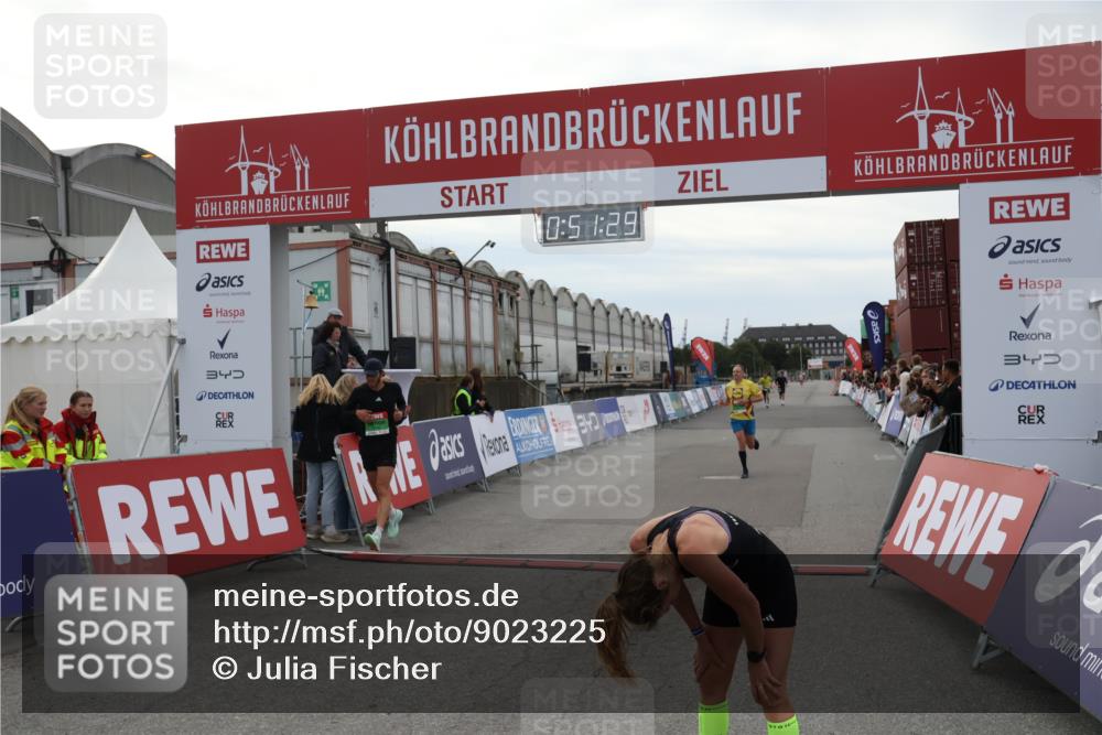 03.10.2025 - Köhlbrandbrückenlauf Julia Fischer http://msf.ph/oto/9023225 03.10.2025 15:51:29 Ziel 7050, 7250, 8861, 9564 meine-sportfotos.de