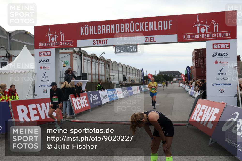 03.10.2025 - Köhlbrandbrückenlauf Julia Fischer http://msf.ph/oto/9023227 03.10.2025 15:51:30 Ziel 7050, 7250, 8861, 9564 meine-sportfotos.de