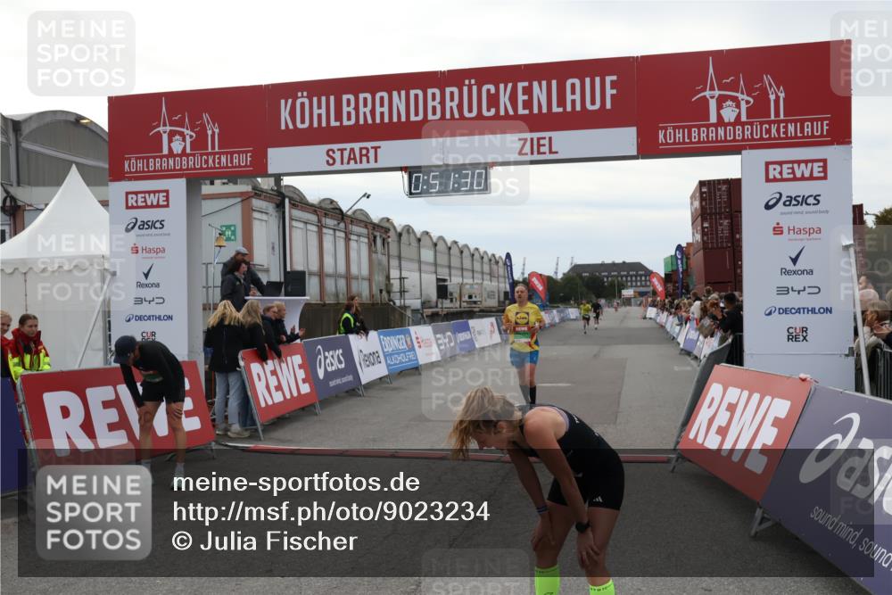 03.10.2025 - Köhlbrandbrückenlauf Julia Fischer http://msf.ph/oto/9023234 03.10.2025 15:51:30 Ziel 7050, 7250, 8861, 9564 meine-sportfotos.de