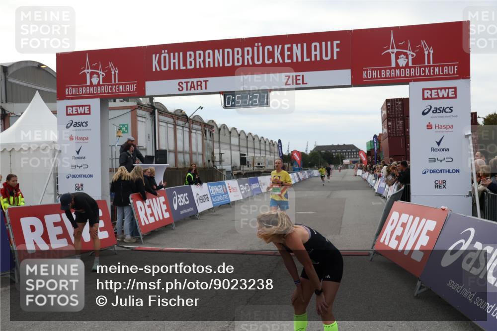 03.10.2025 - Köhlbrandbrückenlauf Julia Fischer http://msf.ph/oto/9023238 03.10.2025 15:51:31 Ziel 7050, 7210, 7250, 8861, 9564 meine-sportfotos.de