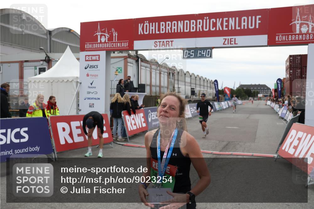 03.10.2025 - Köhlbrandbrückenlauf Julia Fischer http://msf.ph/oto/9023254 03.10.2025 15:51:40 Ziel 7118, 7210, 8861, 9663 meine-sportfotos.de