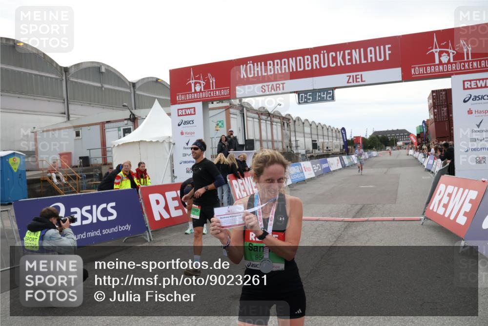03.10.2025 - Köhlbrandbrückenlauf Julia Fischer http://msf.ph/oto/9023261 03.10.2025 15:51:42 Ziel 7118, 7210, 9663 meine-sportfotos.de