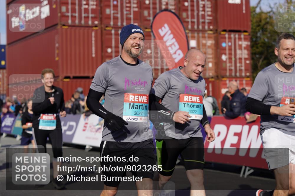 03.10.2025 - Köhlbrandbrückenlauf Michael Burmester http://msf.ph/oto/9023265 03.10.2025 10:25:32 Ziel 1652, 1839, 1950, 2002, 2003, 2244, 2245, 3022, 3024, 3026, 3027, 3441, 3443 meine-sportfotos.de