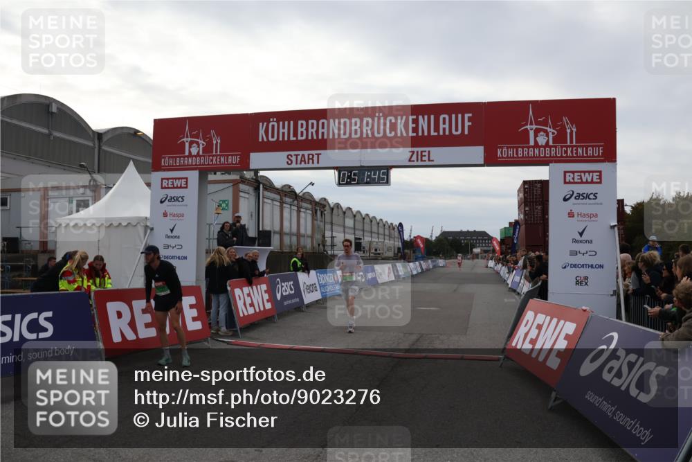 03.10.2025 - Köhlbrandbrückenlauf Julia Fischer http://msf.ph/oto/9023276 03.10.2025 15:51:45 Ziel 7118, 7210, 9663 meine-sportfotos.de