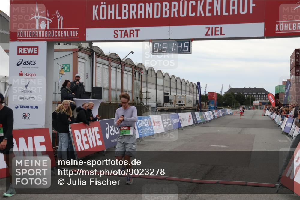 03.10.2025 - Köhlbrandbrückenlauf Julia Fischer http://msf.ph/oto/9023278 03.10.2025 15:51:46 Ziel 7118, 7210, 9663 meine-sportfotos.de