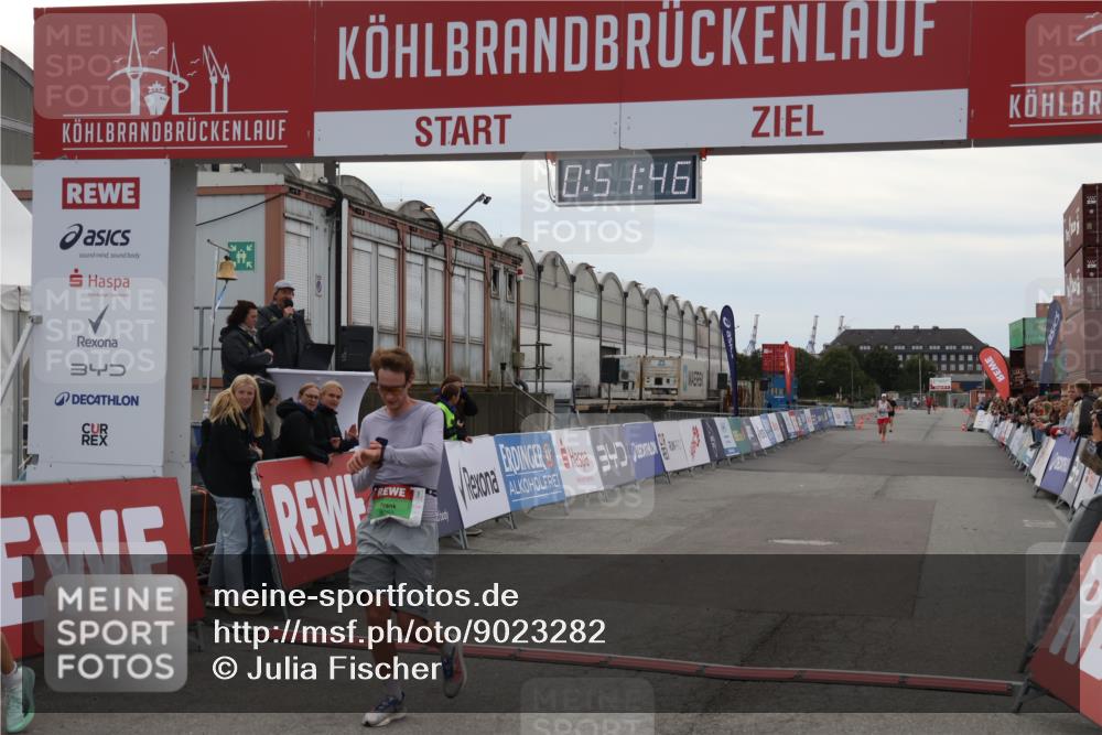 03.10.2025 - Köhlbrandbrückenlauf Julia Fischer http://msf.ph/oto/9023282 03.10.2025 15:51:46 Ziel 7118, 7210, 9663 meine-sportfotos.de