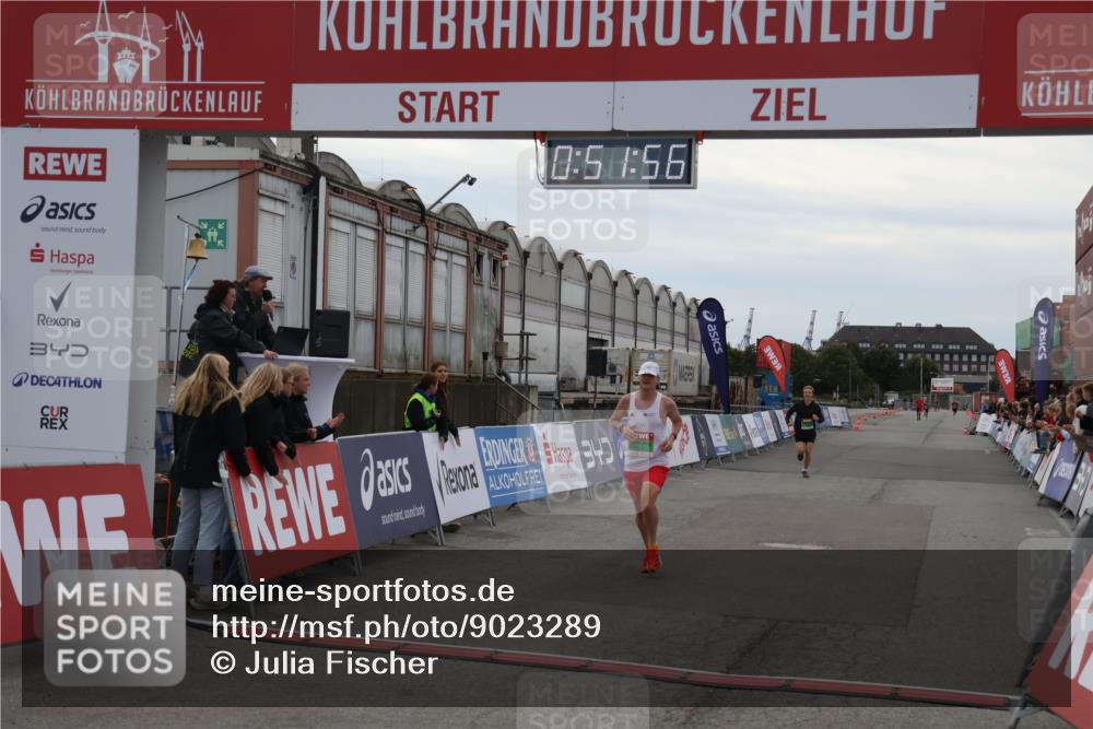 03.10.2025 - Köhlbrandbrückenlauf Julia Fischer http://msf.ph/oto/9023289 03.10.2025 15:51:56 Ziel 7054, 7520 meine-sportfotos.de