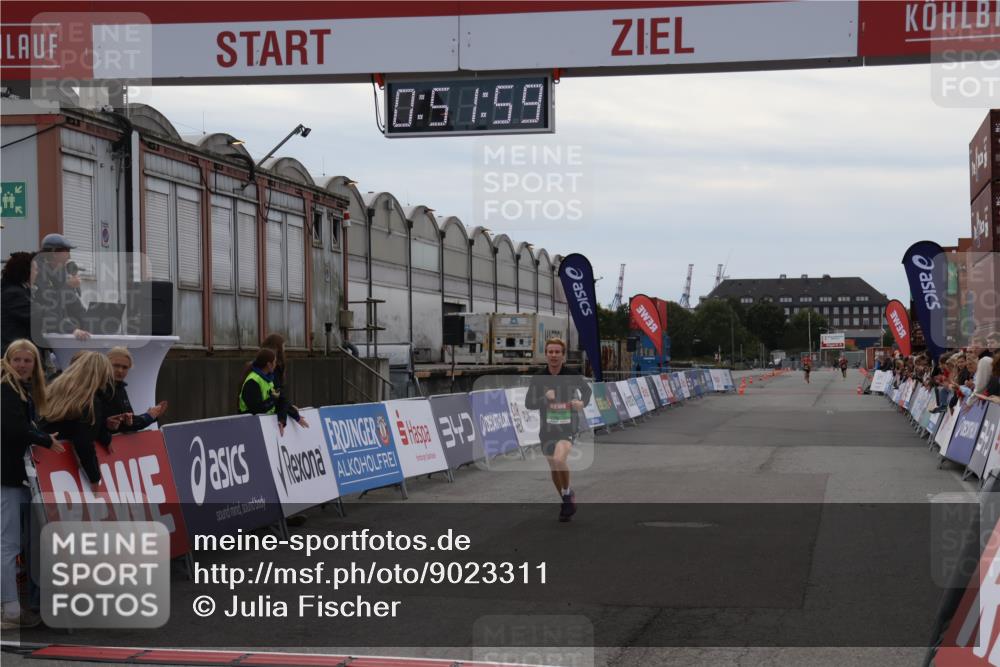 03.10.2025 - Köhlbrandbrückenlauf Julia Fischer http://msf.ph/oto/9023311 03.10.2025 15:51:59 Ziel 7054, 7520 meine-sportfotos.de