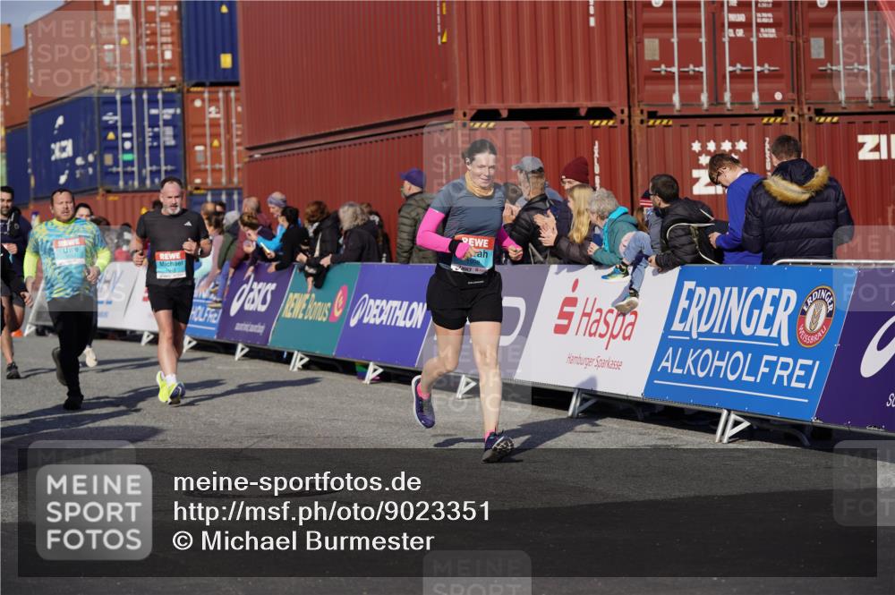 03.10.2025 - Köhlbrandbrückenlauf Michael Burmester http://msf.ph/oto/9023351 03.10.2025 10:25:40 Ziel 1652, 1653, 1948, 1998, 2000, 2251, 2382, 2383, 2489, 2635, 2644, 2787 meine-sportfotos.de