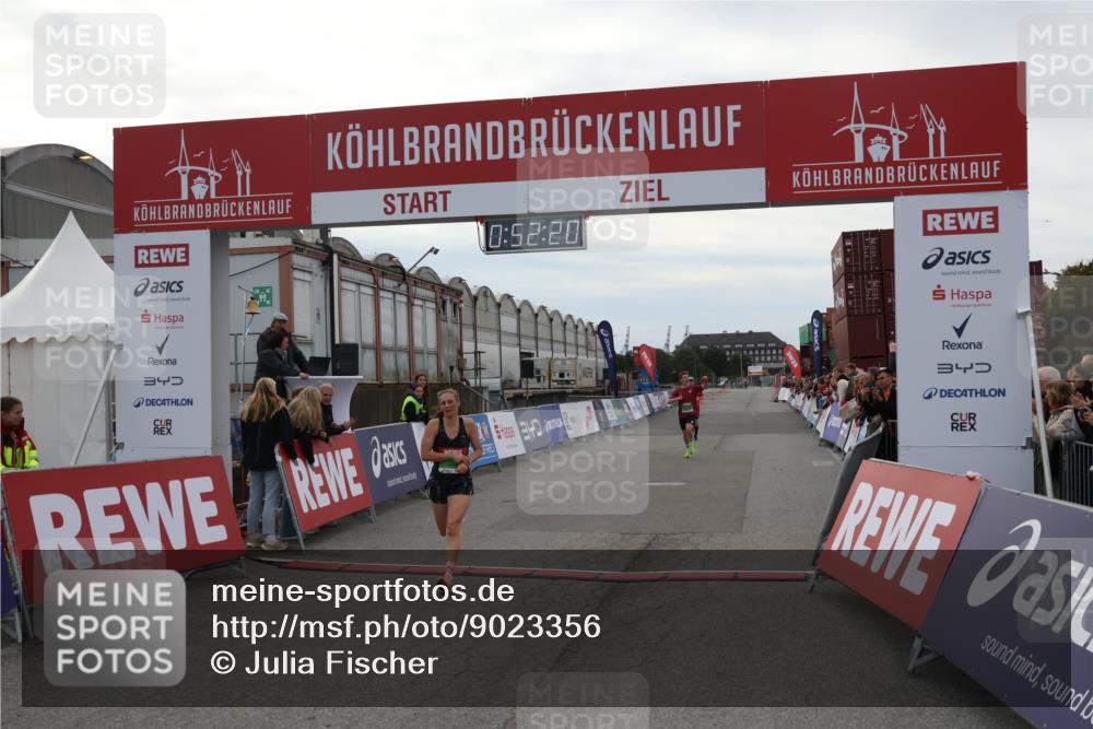 03.10.2025 - Köhlbrandbrückenlauf Julia Fischer http://msf.ph/oto/9023356 03.10.2025 15:52:20 Ziel 8968, 9269, 9602 meine-sportfotos.de