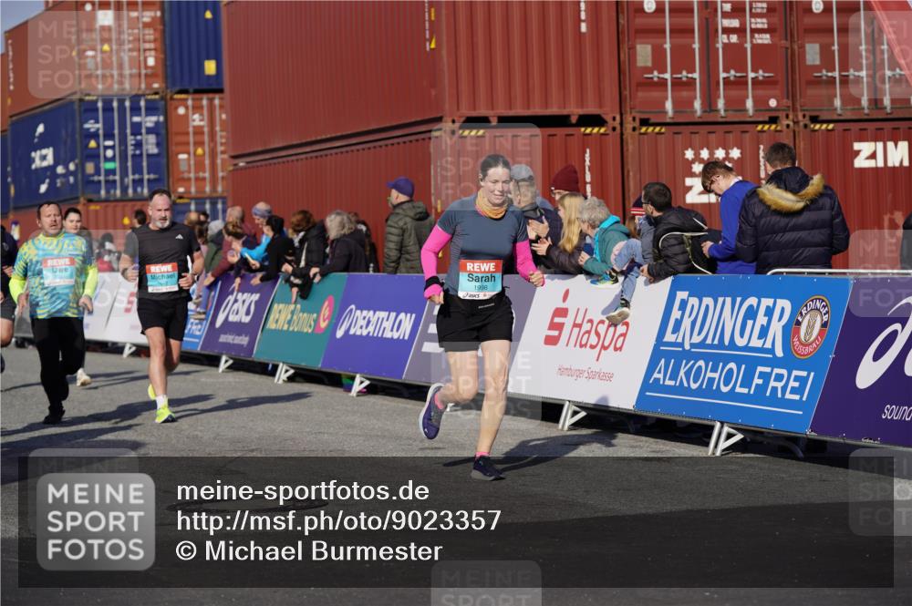 03.10.2025 - Köhlbrandbrückenlauf Michael Burmester http://msf.ph/oto/9023357 03.10.2025 10:25:40 Ziel 1652, 1653, 1948, 1998, 2000, 2251, 2382, 2383, 2489, 2635, 2644, 2787 meine-sportfotos.de