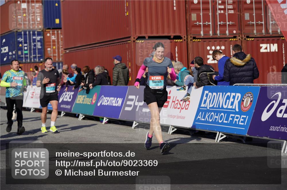 03.10.2025 - Köhlbrandbrückenlauf Michael Burmester http://msf.ph/oto/9023369 03.10.2025 10:25:40 Ziel 1652, 1653, 1948, 1998, 2000, 2251, 2382, 2383, 2489, 2635, 2644, 2787 meine-sportfotos.de