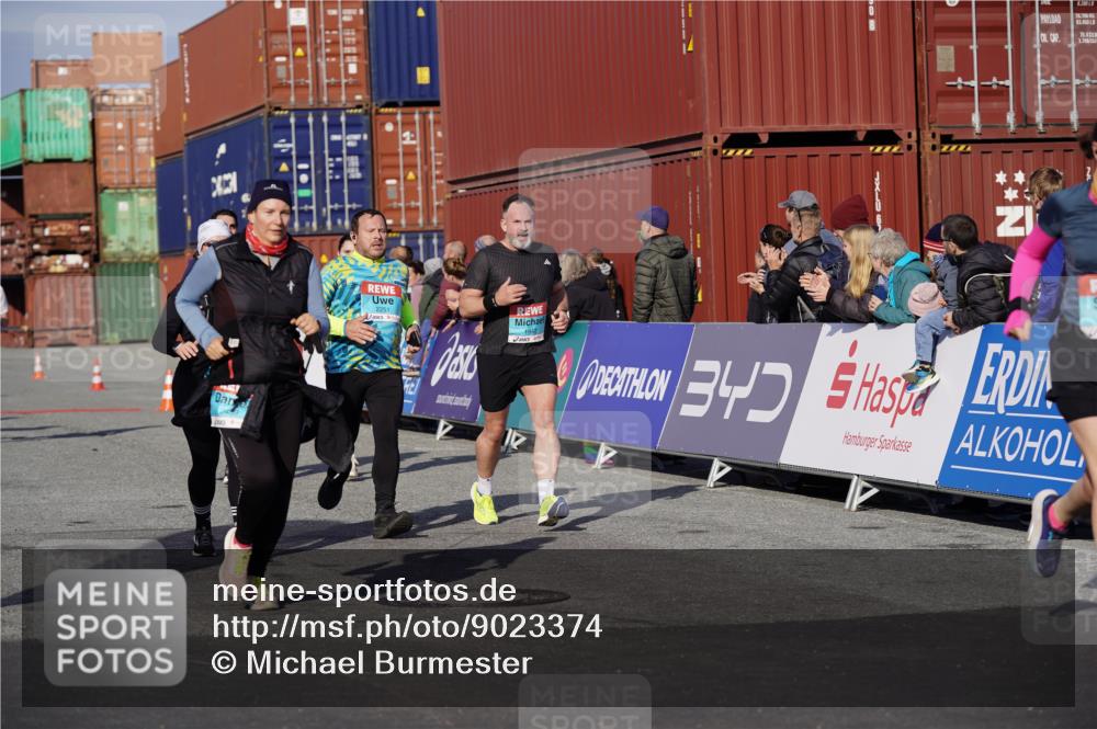 03.10.2025 - Köhlbrandbrückenlauf Michael Burmester http://msf.ph/oto/9023374 03.10.2025 10:25:41 Ziel 1652, 1653, 1948, 1998, 2000, 2251, 2382, 2383, 2489, 2635, 2644, 2787 meine-sportfotos.de
