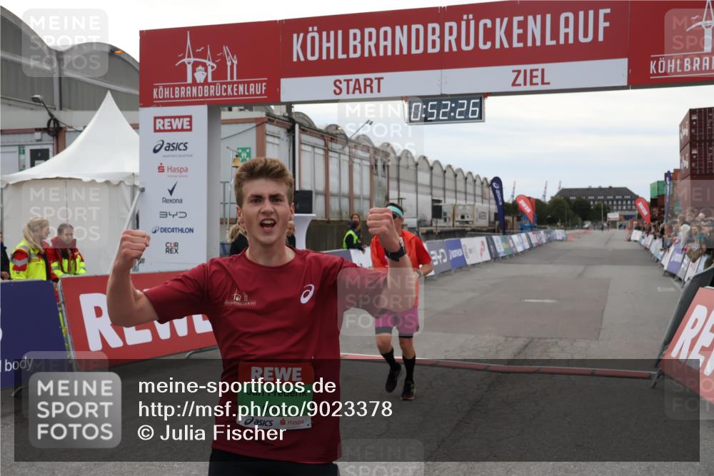 03.10.2025 - Köhlbrandbrückenlauf Julia Fischer http://msf.ph/oto/9023378 03.10.2025 15:52:26 Ziel 8968, 9269, 9602 meine-sportfotos.de