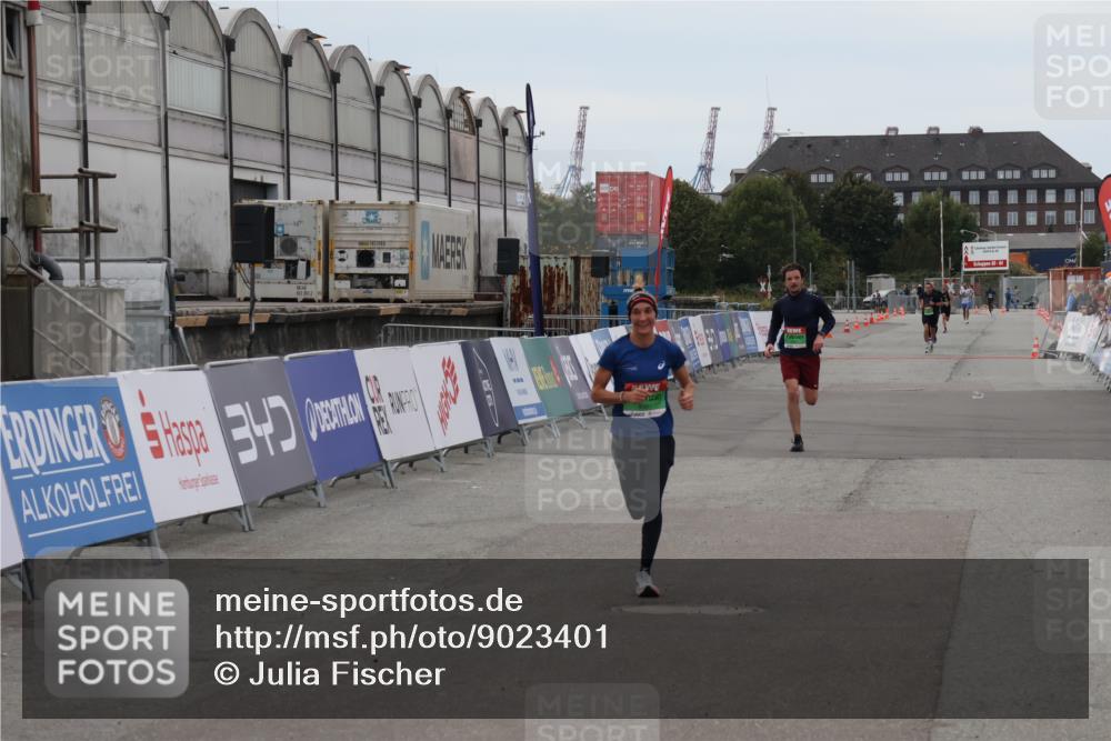 03.10.2025 - Köhlbrandbrückenlauf Julia Fischer http://msf.ph/oto/9023401 03.10.2025 15:53:04 Ziel 9461, 9591 meine-sportfotos.de
