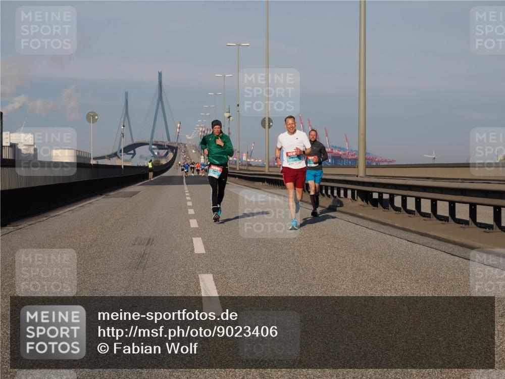 03.10.2025 - Köhlbrandbrückenlauf Fabian Wolf http://msf.ph/oto/9023406 03.10.2025 09:39:30 Position 3 3006 meine-sportfotos.de