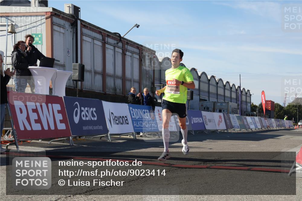 03.10.2025 - Köhlbrandbrückenlauf Luisa Fischer http://msf.ph/oto/9023414 03.10.2025 12:45:20 Ziel 6280 meine-sportfotos.de