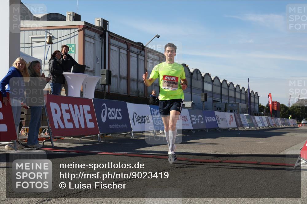 03.10.2025 - Köhlbrandbrückenlauf Luisa Fischer http://msf.ph/oto/9023419 03.10.2025 12:45:20 Ziel 6280 meine-sportfotos.de