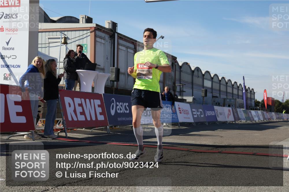 03.10.2025 - Köhlbrandbrückenlauf Luisa Fischer http://msf.ph/oto/9023424 03.10.2025 12:45:20 Ziel 6280 meine-sportfotos.de