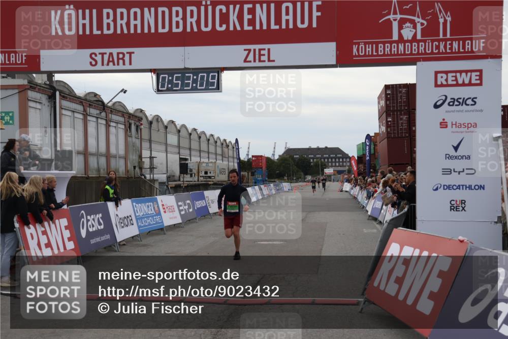 03.10.2025 - Köhlbrandbrückenlauf Julia Fischer http://msf.ph/oto/9023432 03.10.2025 15:53:09 Ziel 9461, 9591 meine-sportfotos.de