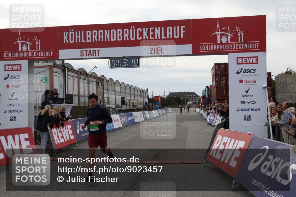03.10.2025 - Köhlbrandbrückenlauf Julia Fischer http://msf.ph/oto/9023457 03.10.2025 15:53:11 Ziel 9461, 9591 meine-sportfotos.de