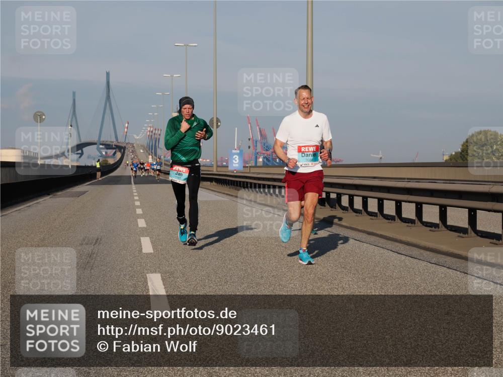 03.10.2025 - Köhlbrandbrückenlauf Fabian Wolf http://msf.ph/oto/9023461 03.10.2025 09:39:31 Position 3 3, 3086 meine-sportfotos.de