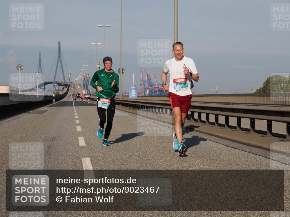 03.10.2025 - Köhlbrandbrückenlauf Fabian Wolf http://msf.ph/oto/9023467 03.10.2025 09:39:32 Position 3 1187, 3, 3086 meine-sportfotos.de