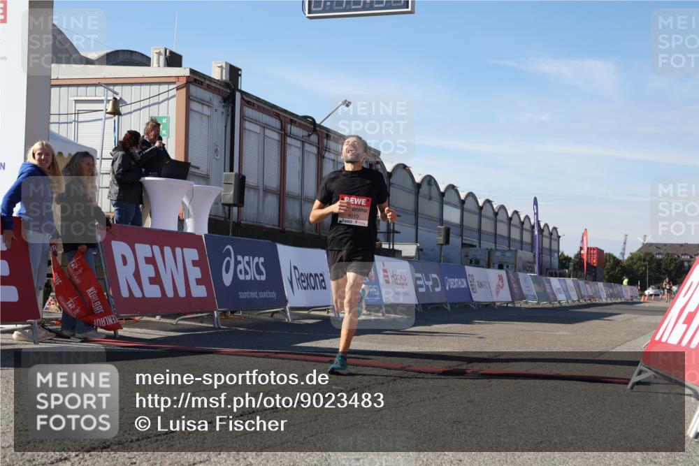 03.10.2025 - Köhlbrandbrückenlauf Luisa Fischer http://msf.ph/oto/9023483 03.10.2025 12:45:50 Ziel 4010 meine-sportfotos.de