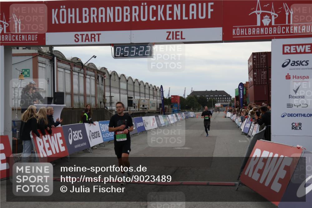 03.10.2025 - Köhlbrandbrückenlauf Julia Fischer http://msf.ph/oto/9023489 03.10.2025 15:53:22 Ziel 7143, 9707 meine-sportfotos.de