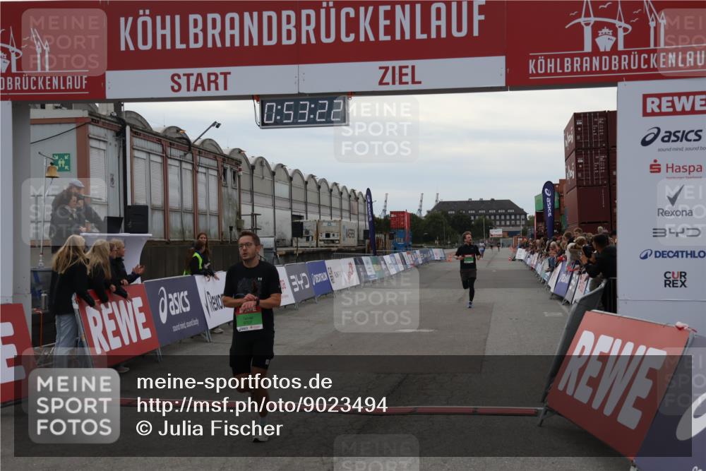 03.10.2025 - Köhlbrandbrückenlauf Julia Fischer http://msf.ph/oto/9023494 03.10.2025 15:53:22 Ziel 7143, 9707 meine-sportfotos.de