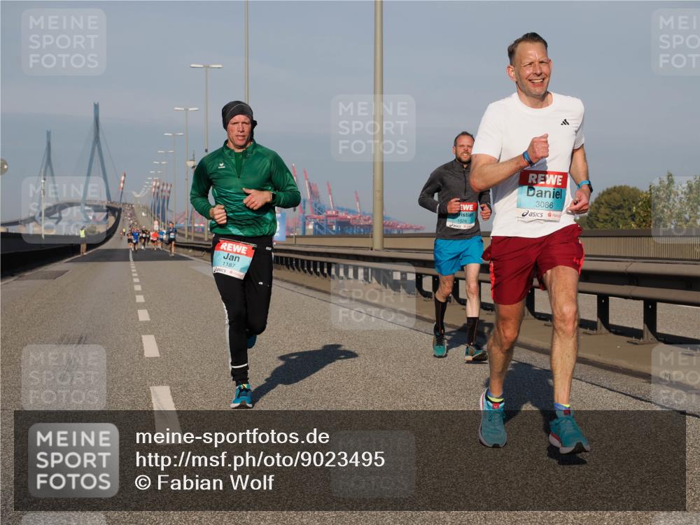 03.10.2025 - Köhlbrandbrückenlauf Fabian Wolf http://msf.ph/oto/9023495 03.10.2025 09:39:33 Position 3 1187, 1026, 3086 meine-sportfotos.de