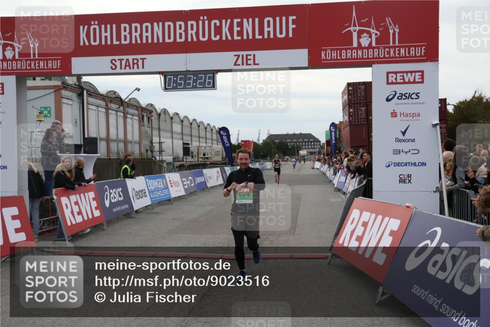 03.10.2025 - Köhlbrandbrückenlauf Julia Fischer http://msf.ph/oto/9023516 03.10.2025 15:53:27 Ziel 7143, 9058, 9707 meine-sportfotos.de
