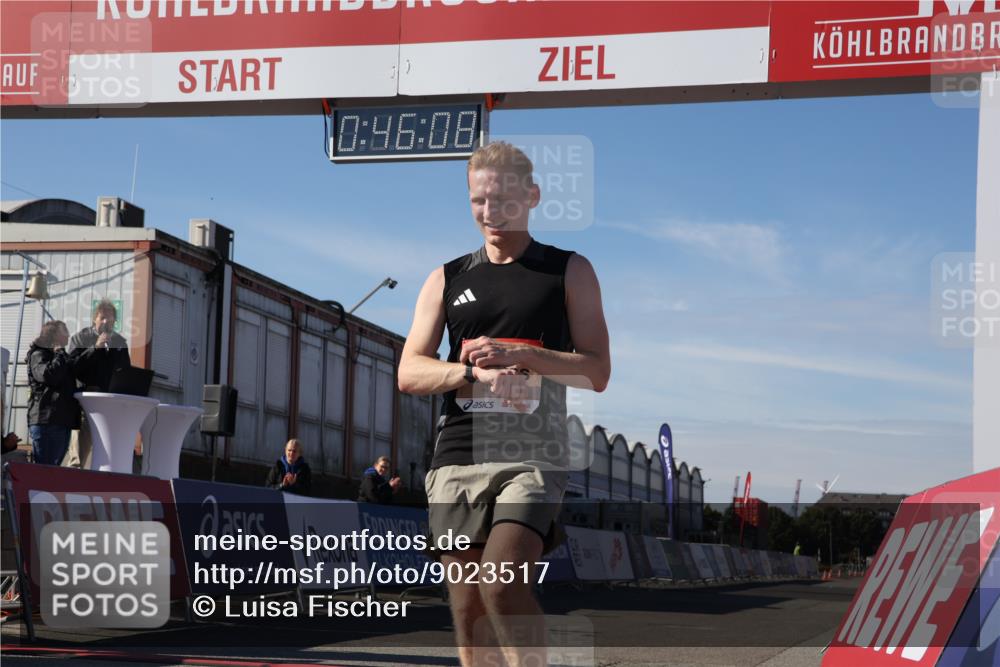 03.10.2025 - Köhlbrandbrückenlauf Luisa Fischer http://msf.ph/oto/9023517 03.10.2025 12:46:06 Ziel 4004 meine-sportfotos.de